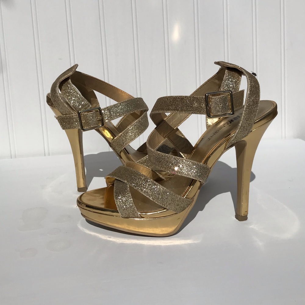 Gold ✨sparkly✨heels